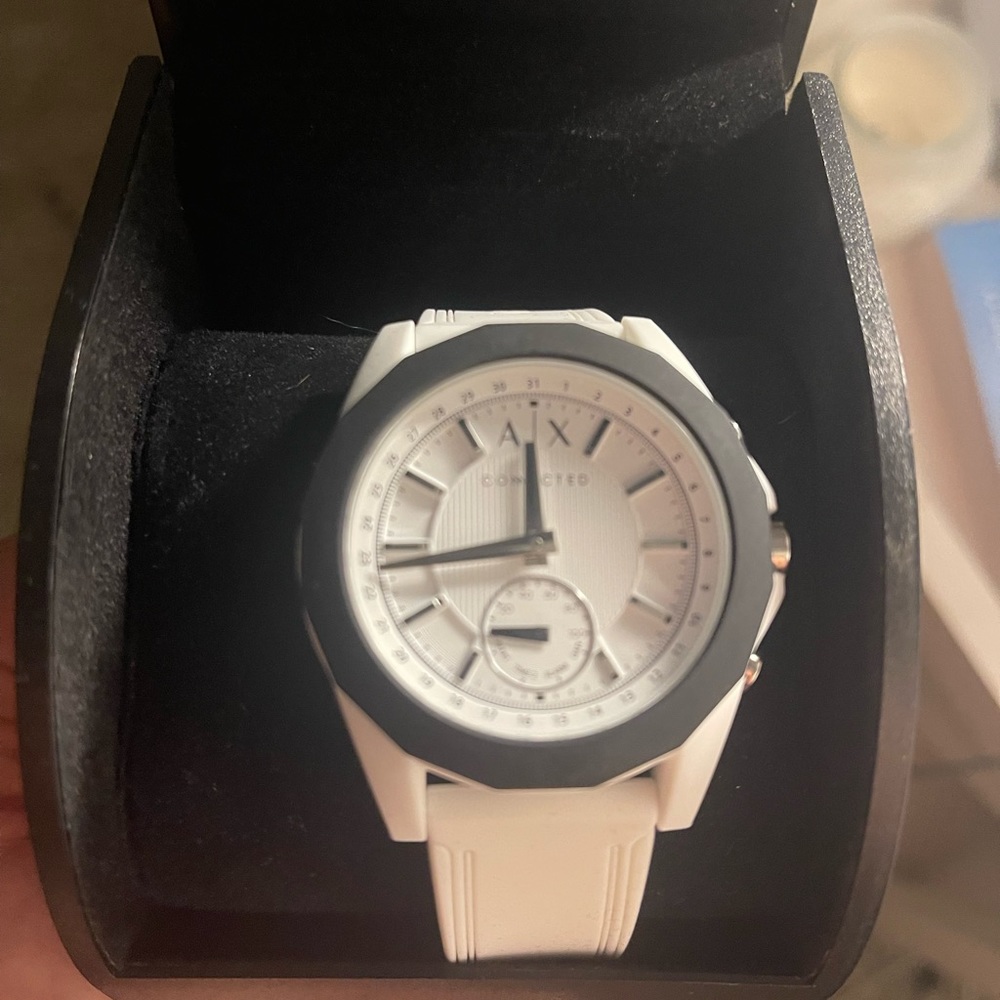 Armani Exchange white watch with rubber band needs new battery